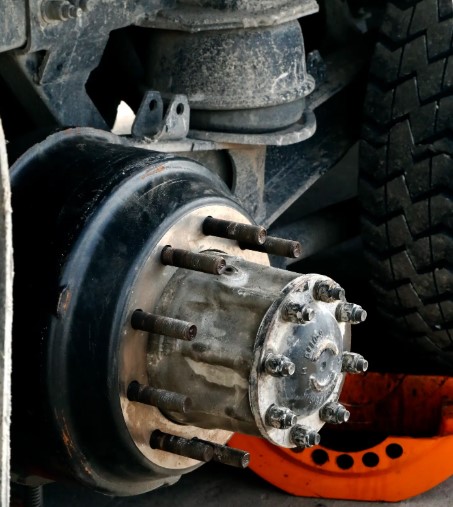 Heavy-duty truck brake drum and wheel hub assembly